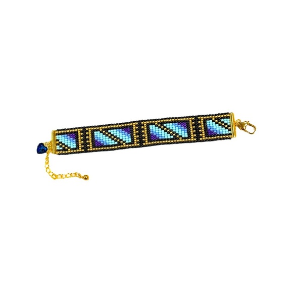 Hand crafted beaded blue geometric Native American inspired adjustable bracelet - Picture 10 of 11